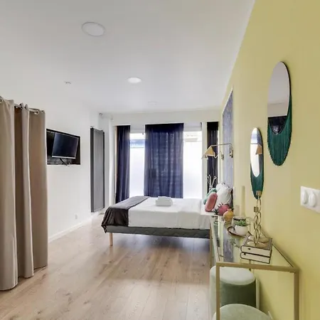 Modern Stylish And Chic Next To The Famous Catacombs Apartment