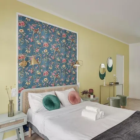 Apartment Modern Stylish And Chic Next To The Famous Catacombs